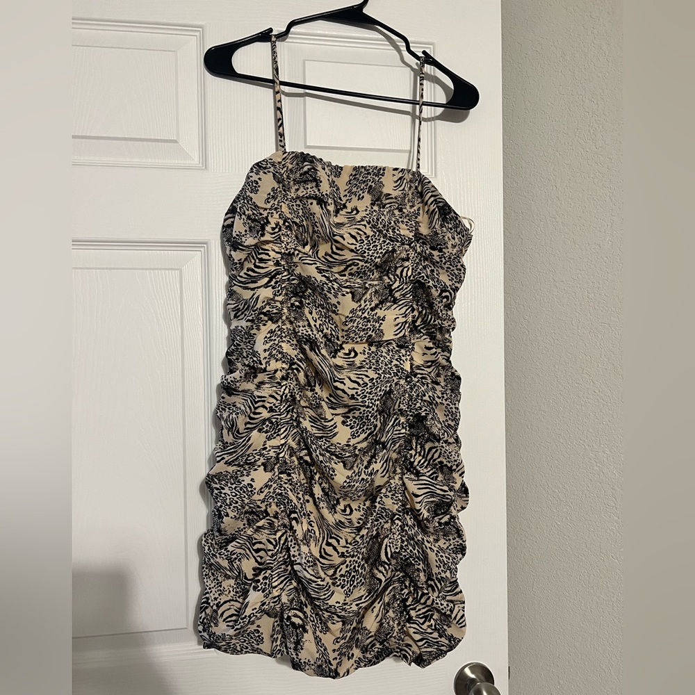 J.O.A Ruched Bodycon Dress - Picture 5 of 6